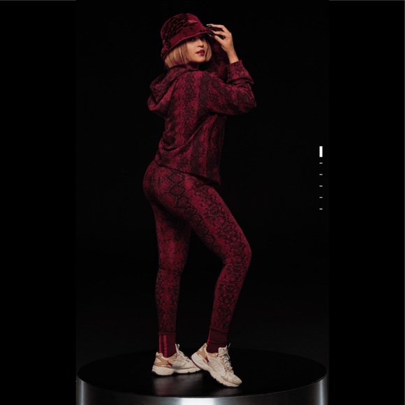 IVY PARK bucket hat rain hat - Picture 2 of 7